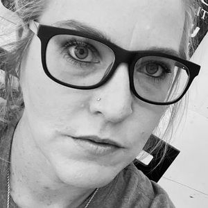 Meet your Posher, Roxanne